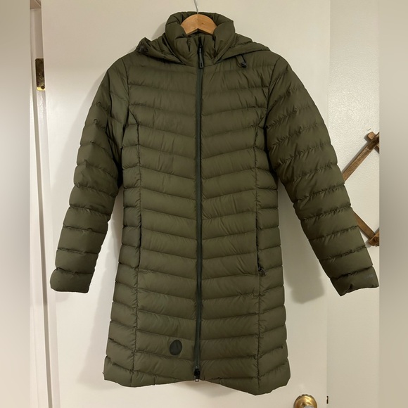 Patagonia Women's Green Puffer Jacket - Picture 6 of 6